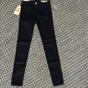 New with tags! Midnight rag & bone Skinny Jeans with Deep Color and Modern Fit
